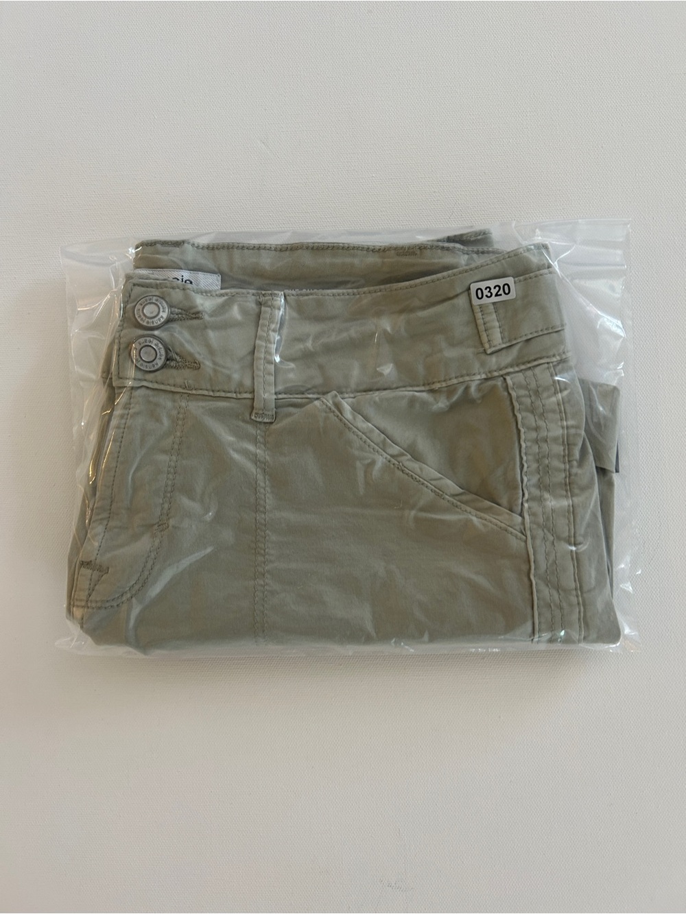 Kensie Olive Green Cuffed Shorts Size 6 | Mid Rise Casual Utility Shorts - Picture 6 of 7